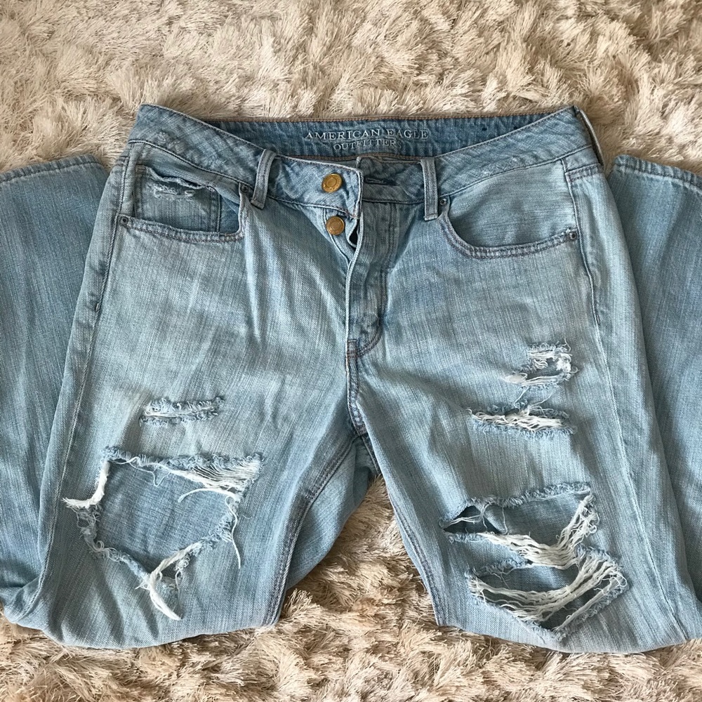 AE Distressed TomGirl Jeans
